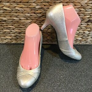 Life Stride “Peace” Sparkly Silver Heels